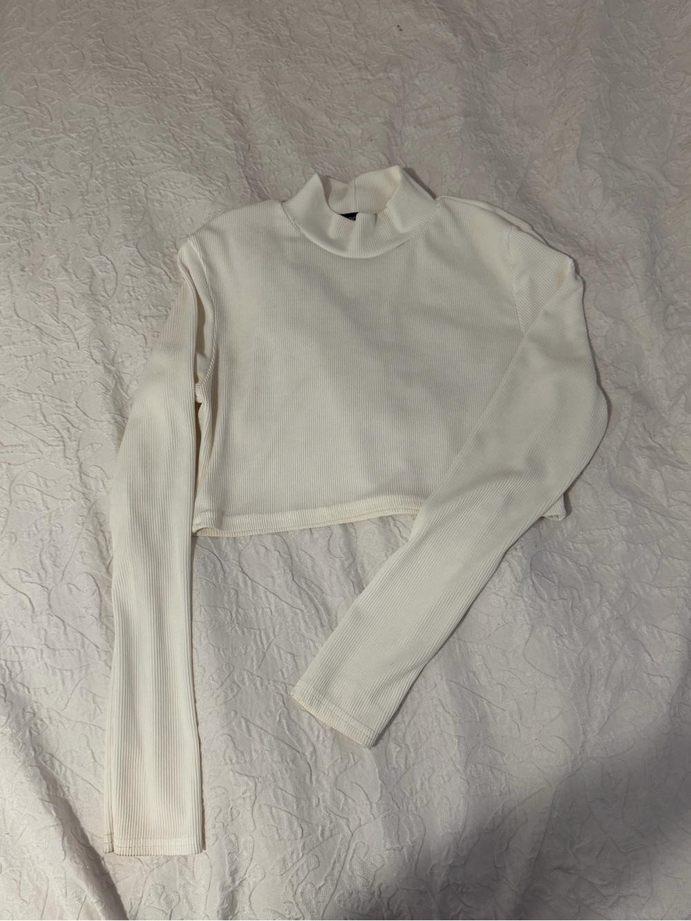 Boohoo White Ribbed Cropped Mock Neck Long Sleeve Top